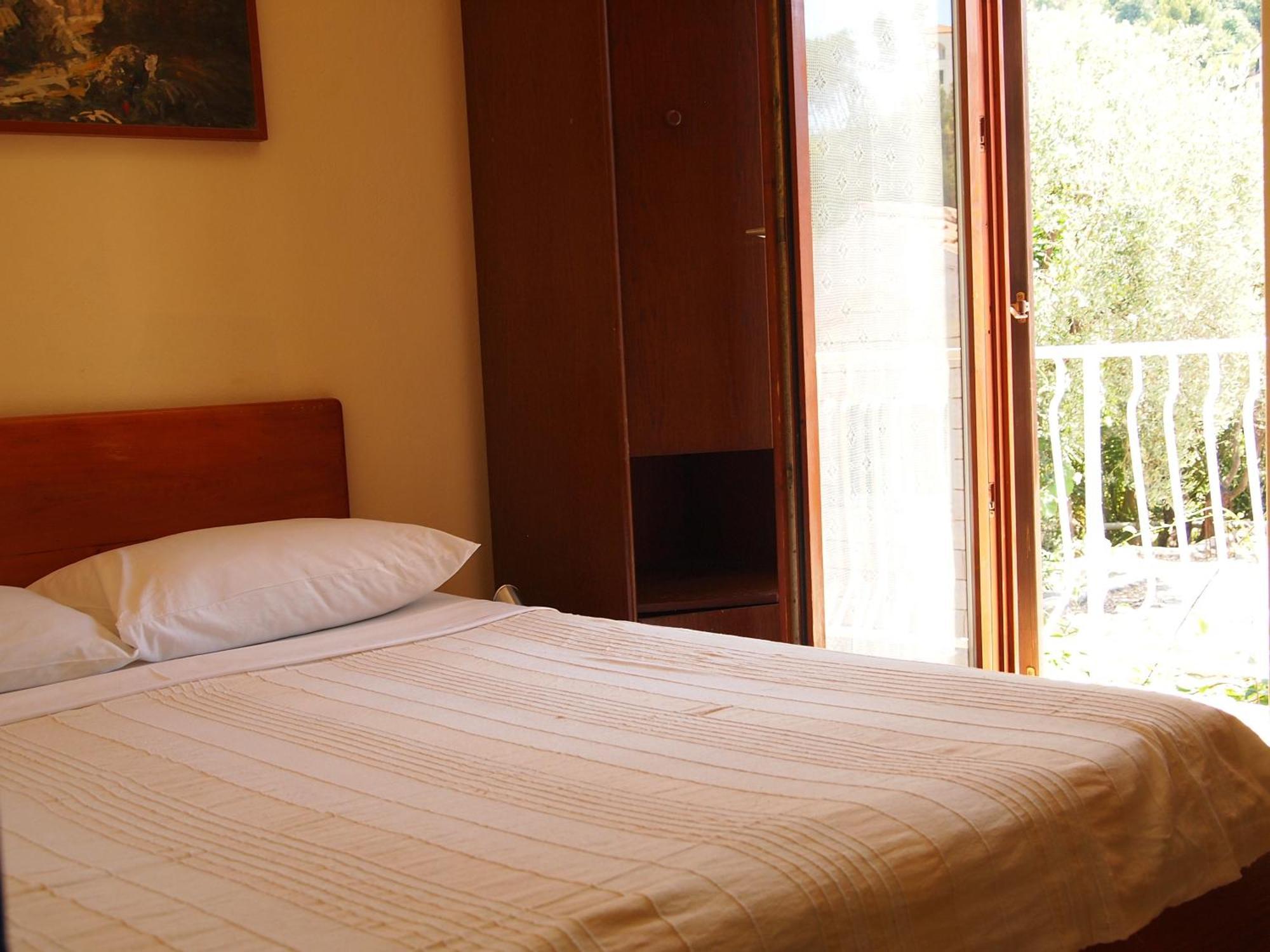 Zoro Apartments Sveti Stefan Exterior photo