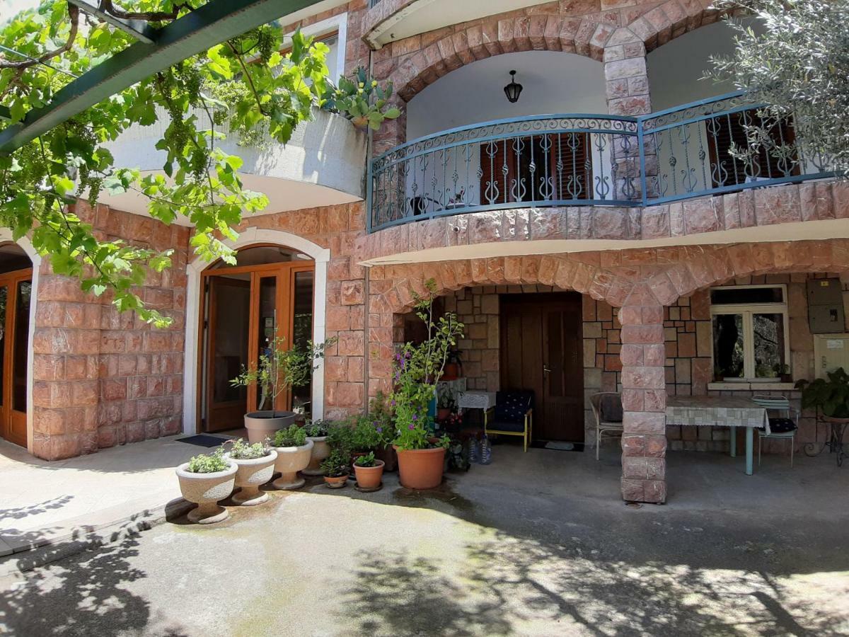 Zoro Apartments Sveti Stefan Exterior photo