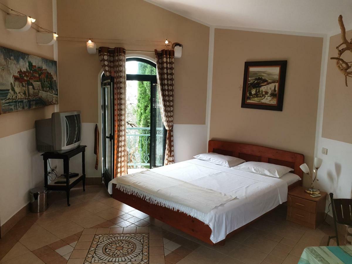 Zoro Apartments Sveti Stefan Exterior photo
